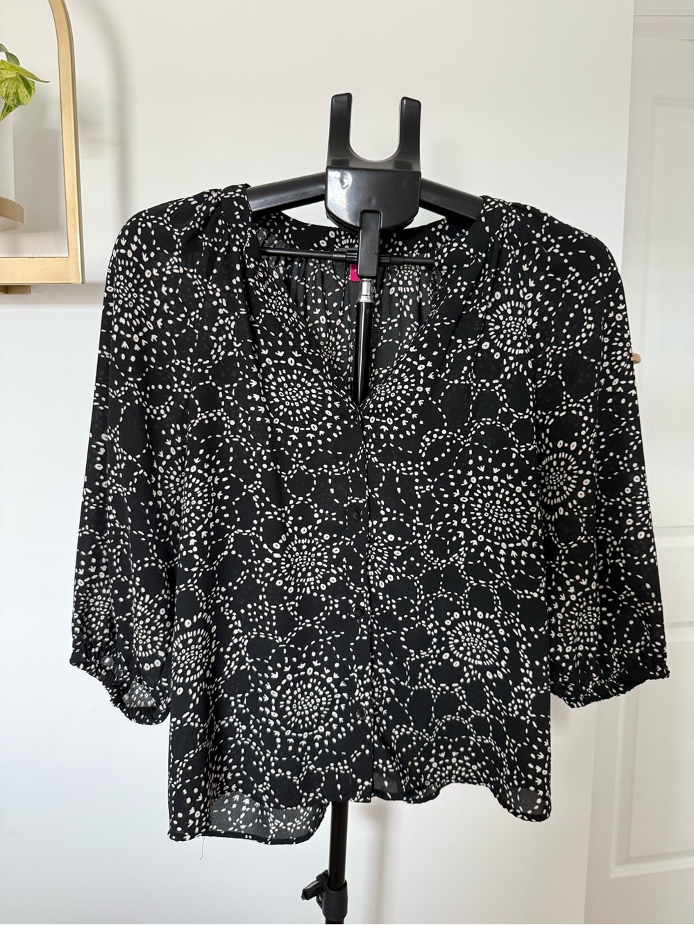 Vince Camuto Black and White Dot-Mandala V-Neck Blouse